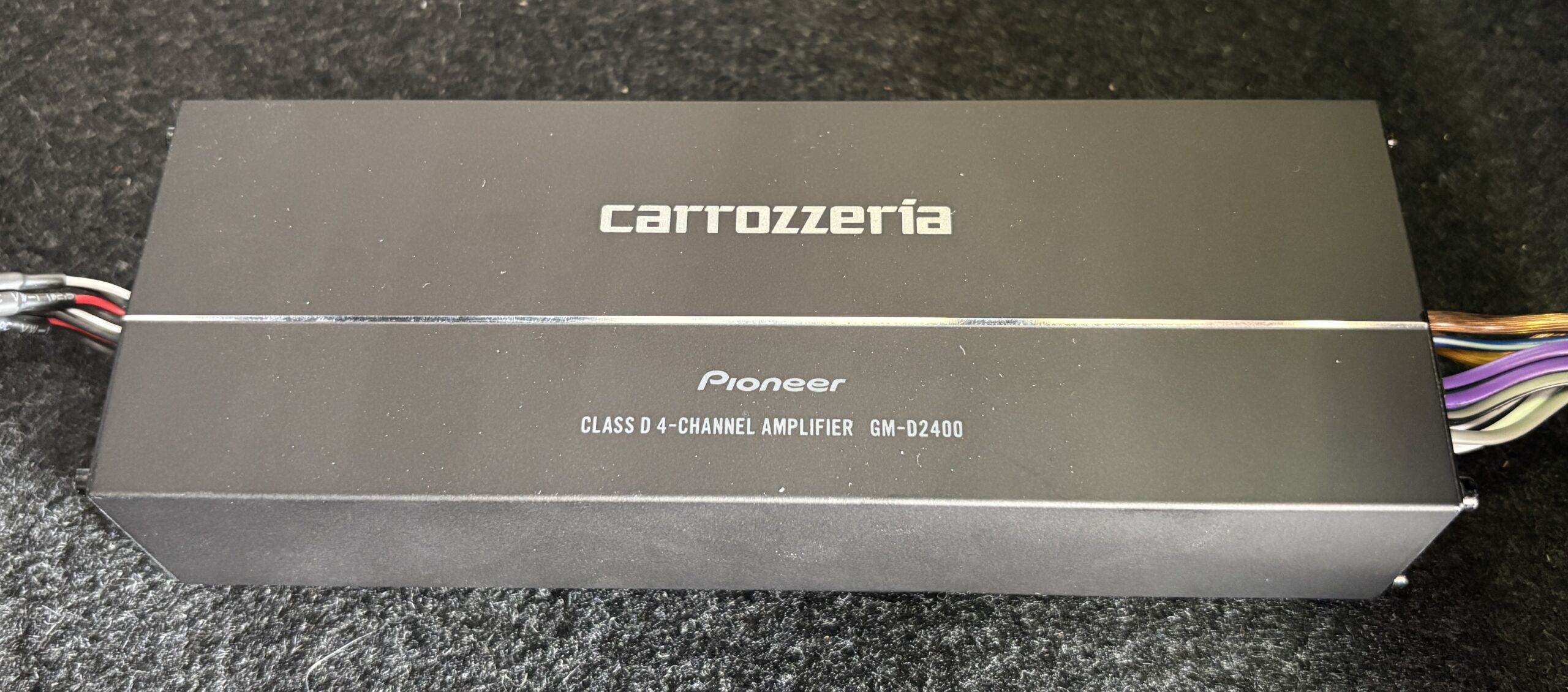 カロッツェリア GM-D2400 パワーアンプ