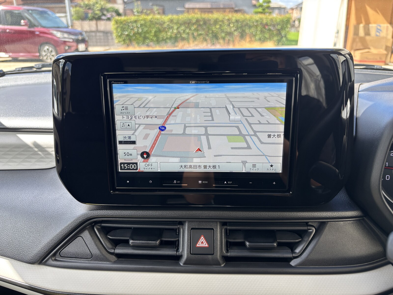 新型スイフト 8インチ楽ナビ AVIC-RL722 取付完了・純正パネルにきれいに収まった状態