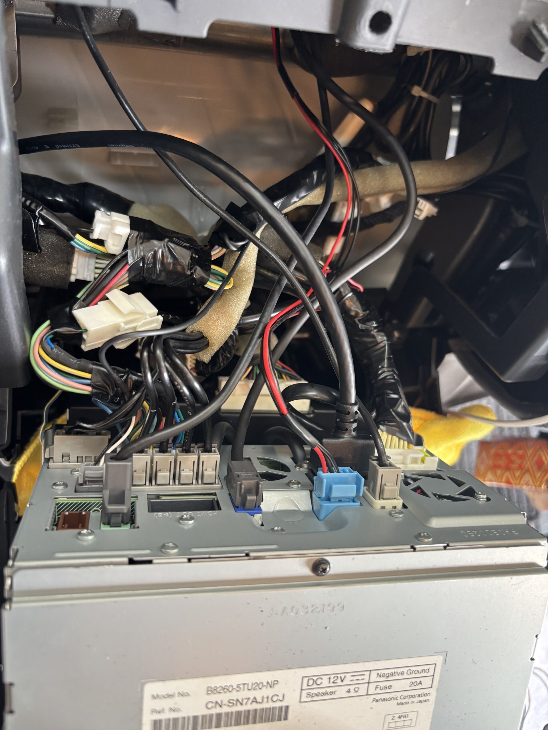 日産セレナ C27 純正ナビを引き出してHDMI端子にHDC13を接続