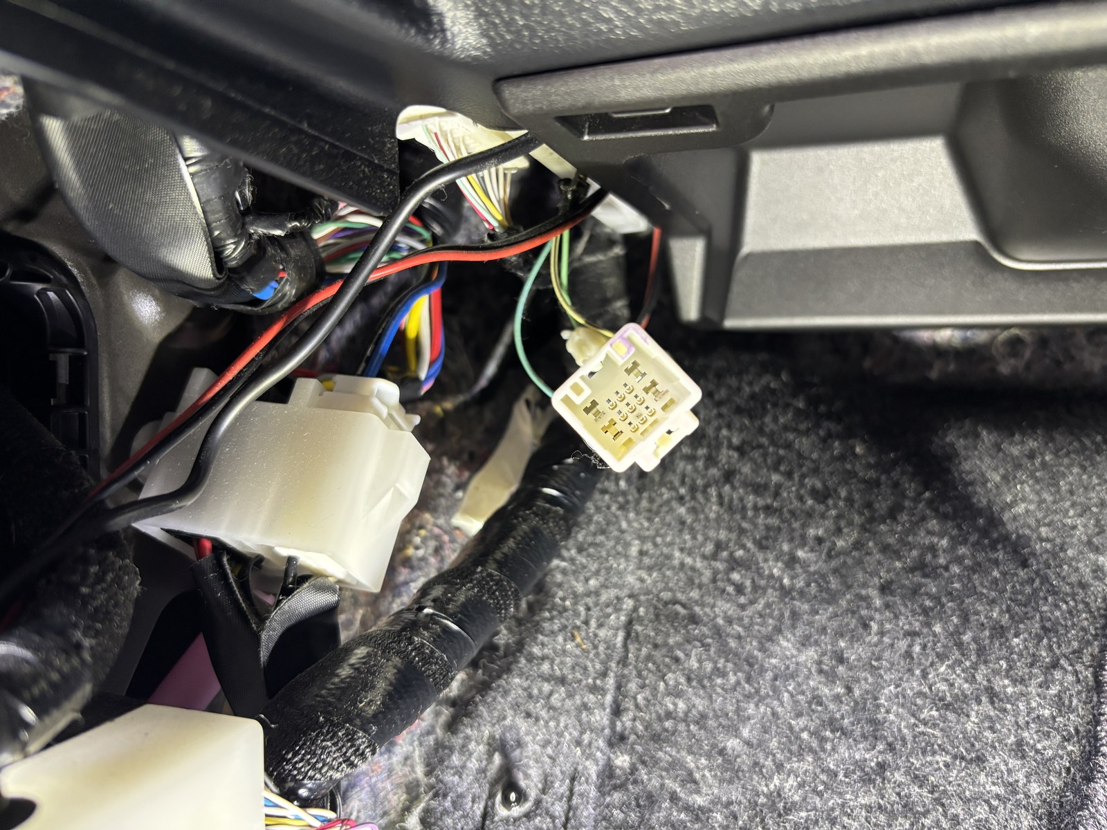 アルファード 30系 電源取り出しオプションカプラー