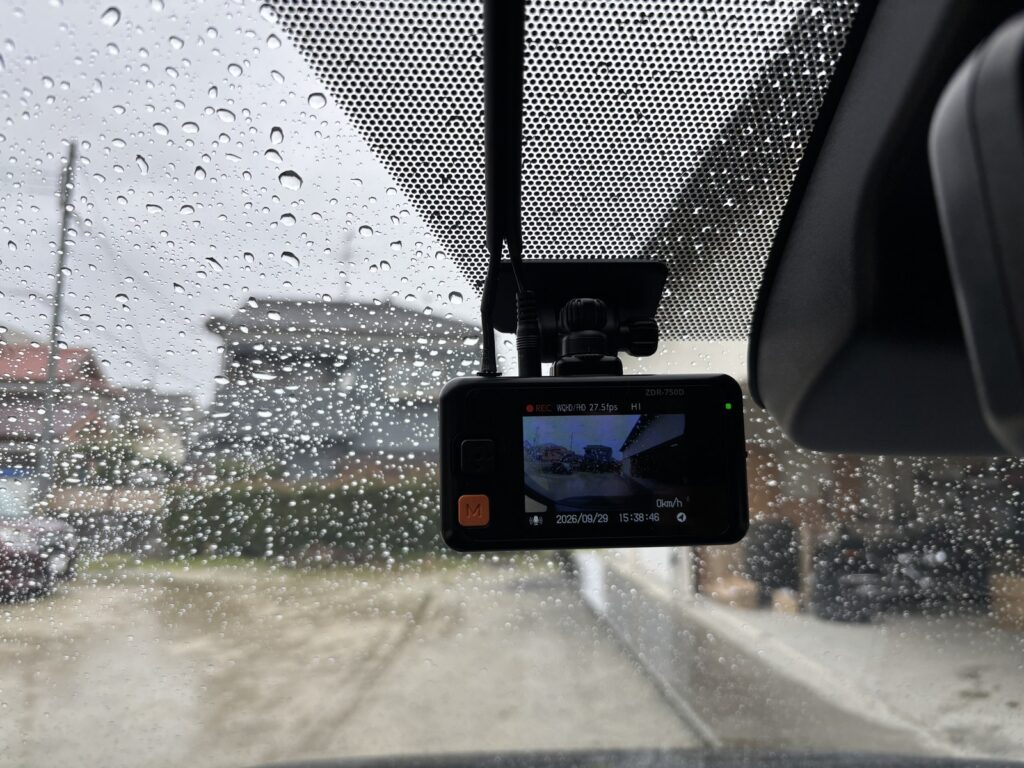 90系ヴォクシー ZDR-750D フロントカメラ取付後 録画中